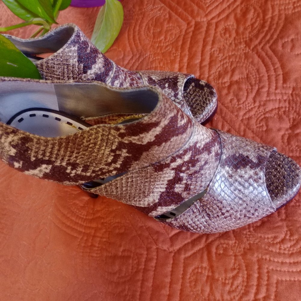 Booties - Picture 4 of 4
